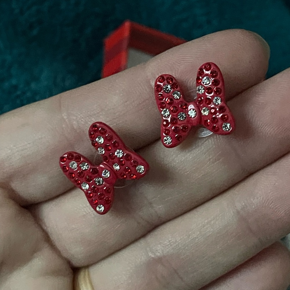 Disneyland Minnie Mouse earrings worn once